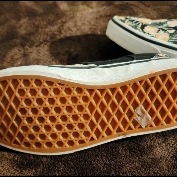 Vans Kids Floral Slip-On Shoes - Black and Pink - Picture 8 of 9